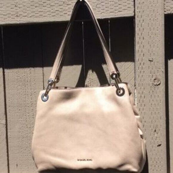 MICHAEL KORS LARGE WOMENS PEBBLE LEATHER HANDBAG NWT